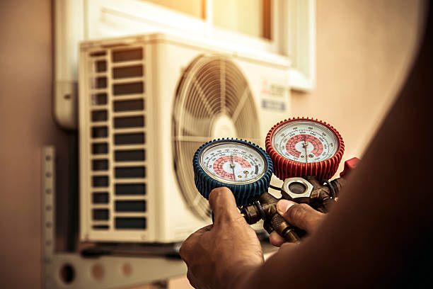 Professional Hvac technician working in Hartley, CA